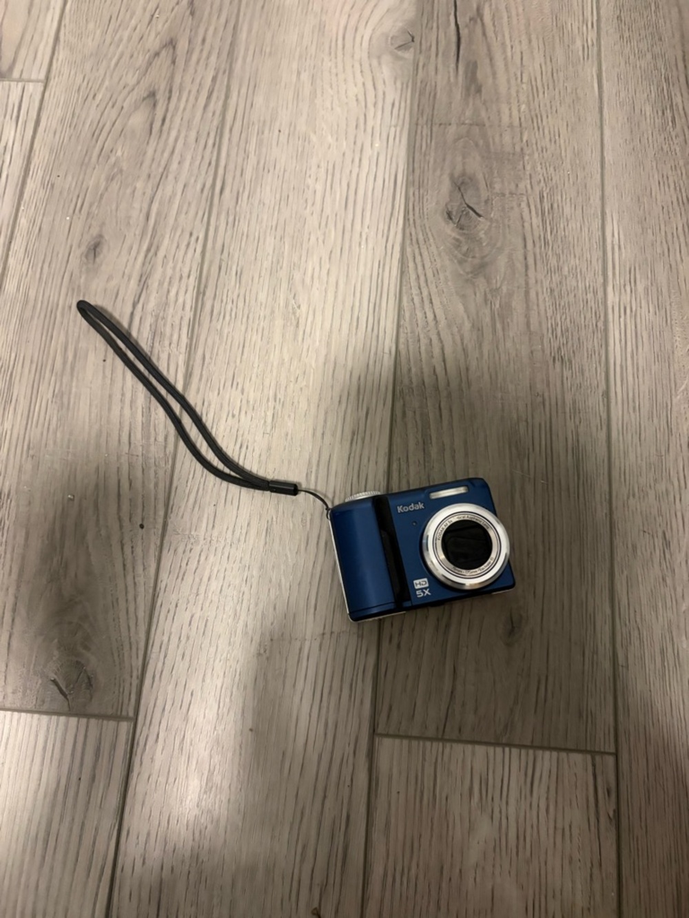 Kodak Blue Point-and-Shoot Digital Camera with Wrist Strap UNTESTED
